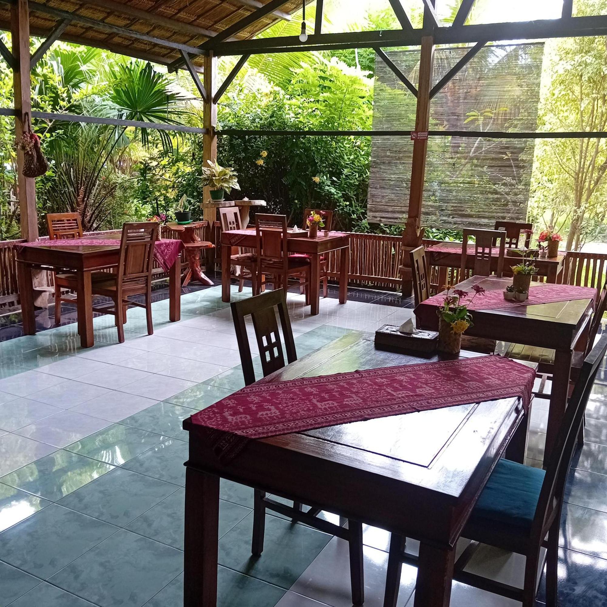 Budi Sun Resort Maumere Exterior photo